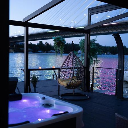 Ada Moment Splav- Kuca Na Reci Beograd- Floating House On Sava River ,בלגרד מראה חיצוני תמונה
